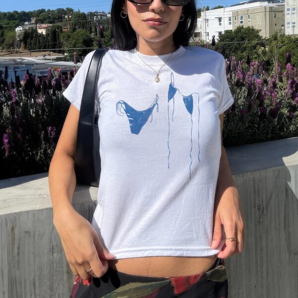 Bikini Silhouette Baby Tee – Cute Y2K Aesthetic T-shirt for Women