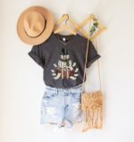 Book Snowman Christmas Sweatshirt – Cozy Holiday Gift for Readers