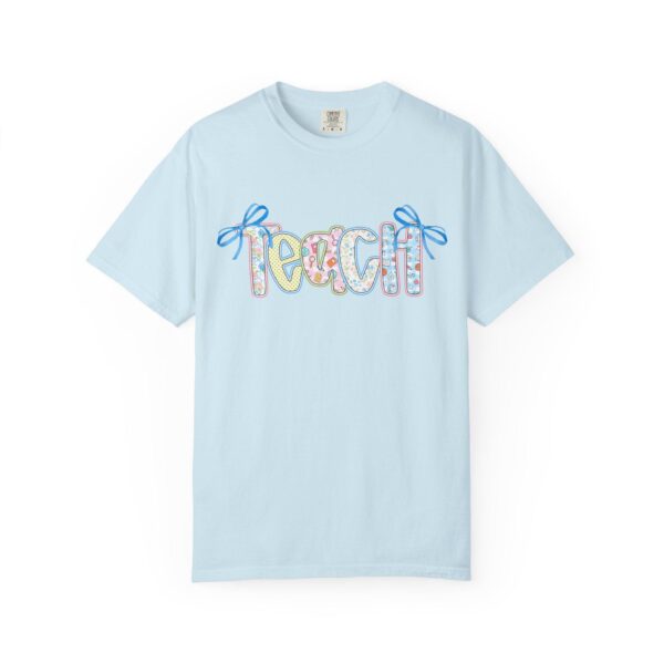 Floral "Teach" T-Shirt – Pastel Design with Blue Bows for Teachers