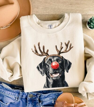 Funny Black Lab Christmas Sweatshirt – Cozy Reindeer Pullover