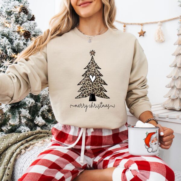 Leopard Christmas Tree Sweatshirt – Soft Unisex Holiday Top