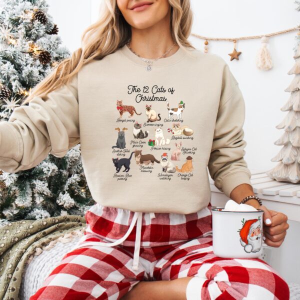 Meowy Christmas Cat Sweatshirt – Cozy Holiday Gift for Cat Lovers