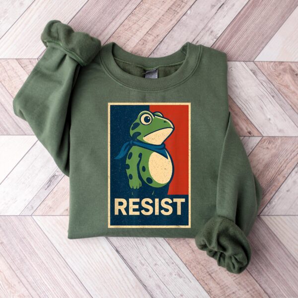 Portland Frog Resist Protest Tee – Anti-ICE Graphic Sweatshirt
