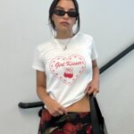 Retro Girl Kisser Pride T-Shirt – Cute Lesbian Heart Tee