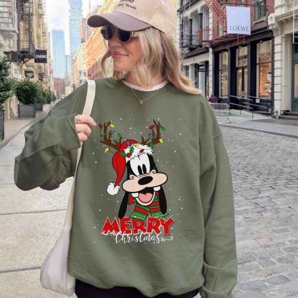 Retro Goofy Christmas Lights Tee – Fun Vintage Disney Family Shirt
