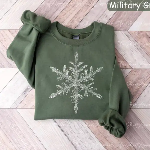 Snowflake Christmas Sweatshirt – Women's Cozy Holiday Crewneck