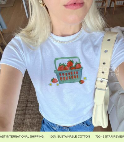 Strawberry Graphic Baby Tee – Cute Retro 90s Summer Shirt