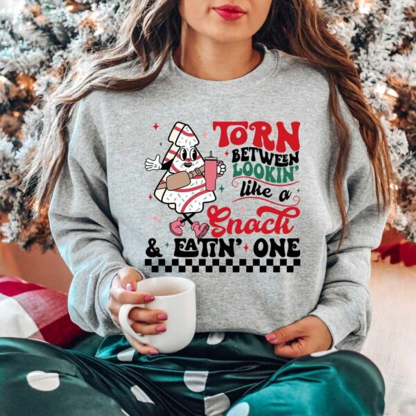 Torn Between Looking Like A Snack Christmas Shirt – Funny Gym Tee