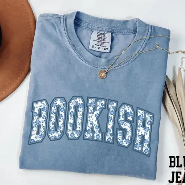 Retro Bookish Tee – Floral Design for Book Lovers and Librarians
