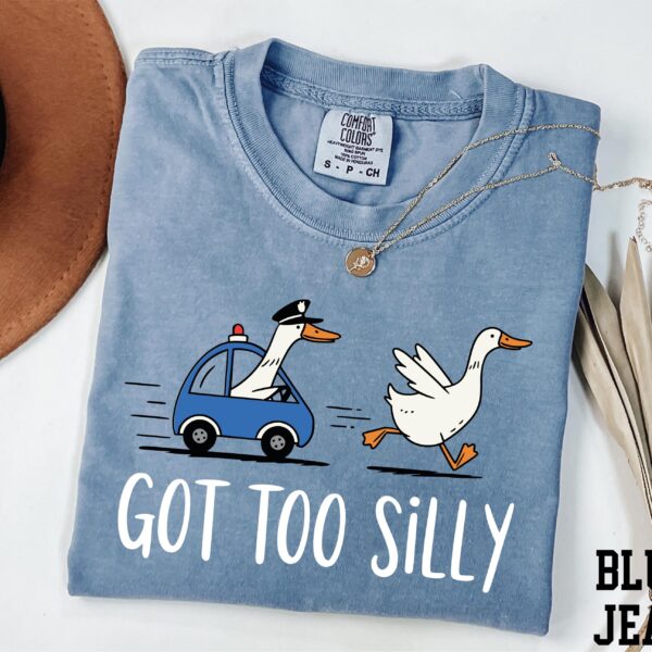 Silly Goose Shirt – Funny Unisex Tee for Goose Lovers